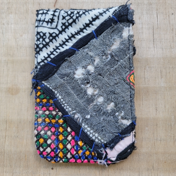 🌎👽 Free People Boho Embroidered Repurposed vtg banjara hippie Wallet card case - Picture 15 of 16